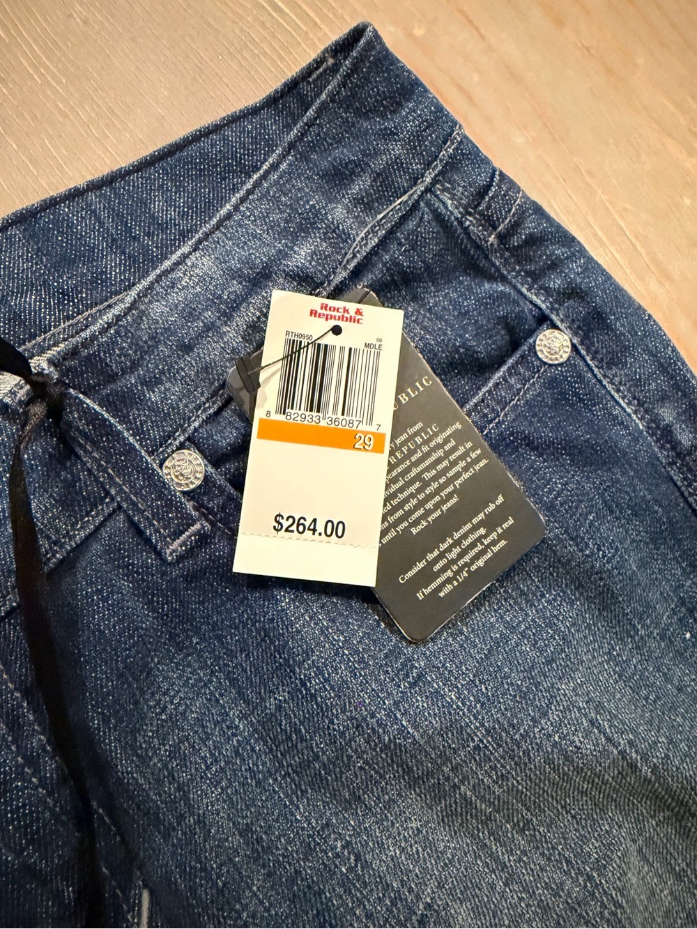 Rock & Republic Women's Blue Flare Jeans - Mid Wash - Picture 4 of 7